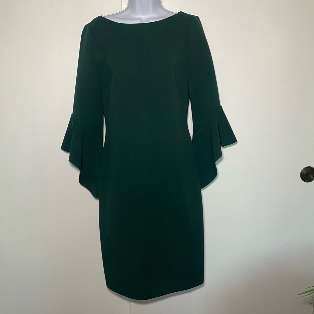 Vince Camuto Dress Retail $159 Hunter Green Bell Sleeves Size 8.